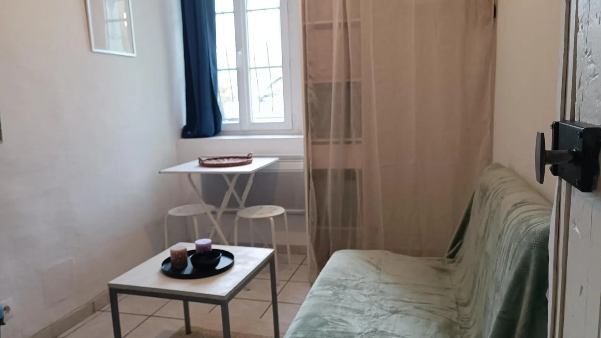 Studette Au Calme Apartment Cabries France